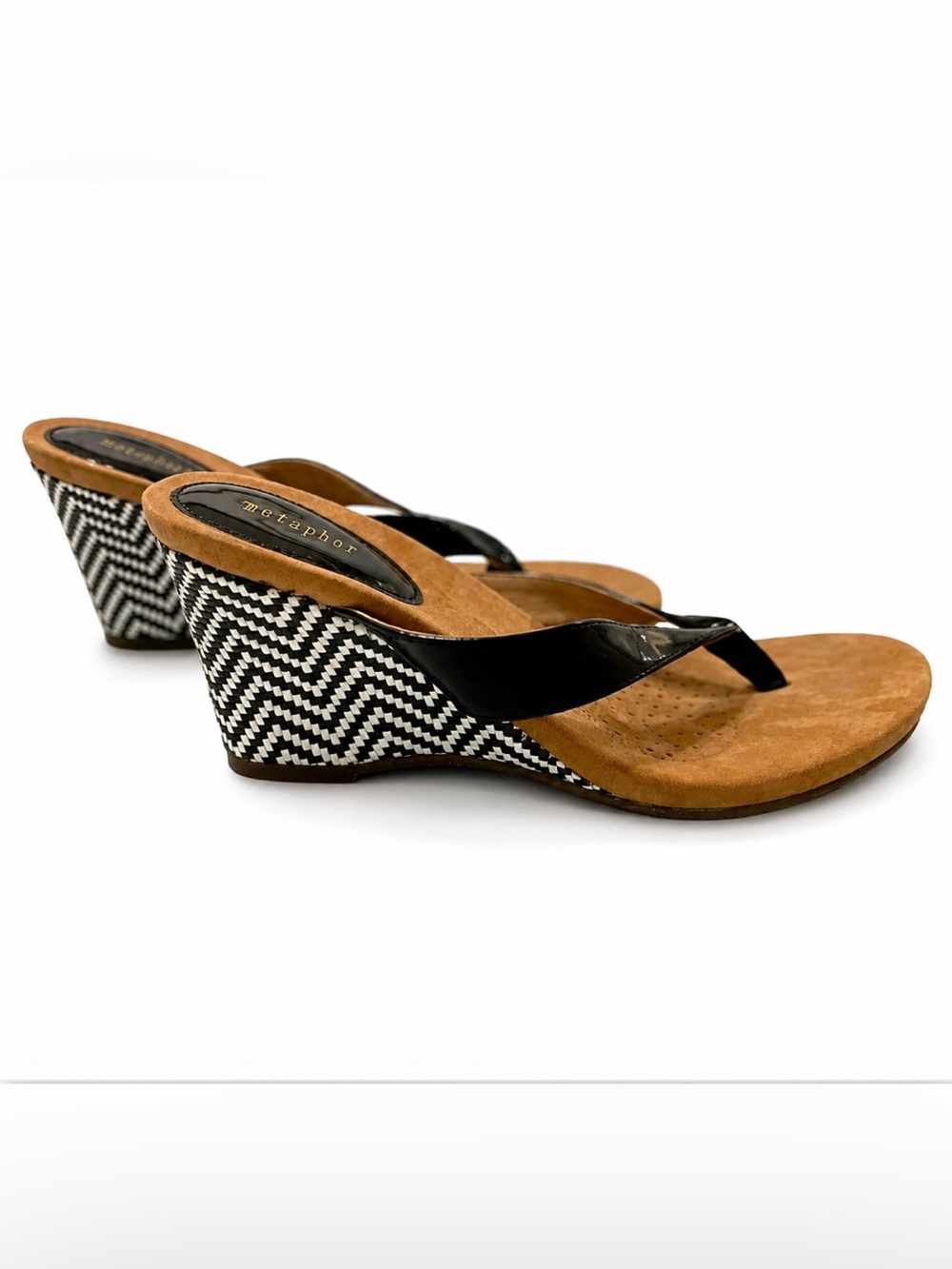 Metaphor Kandor Black and White Chevron Wedge Heels Size 7 NWOT